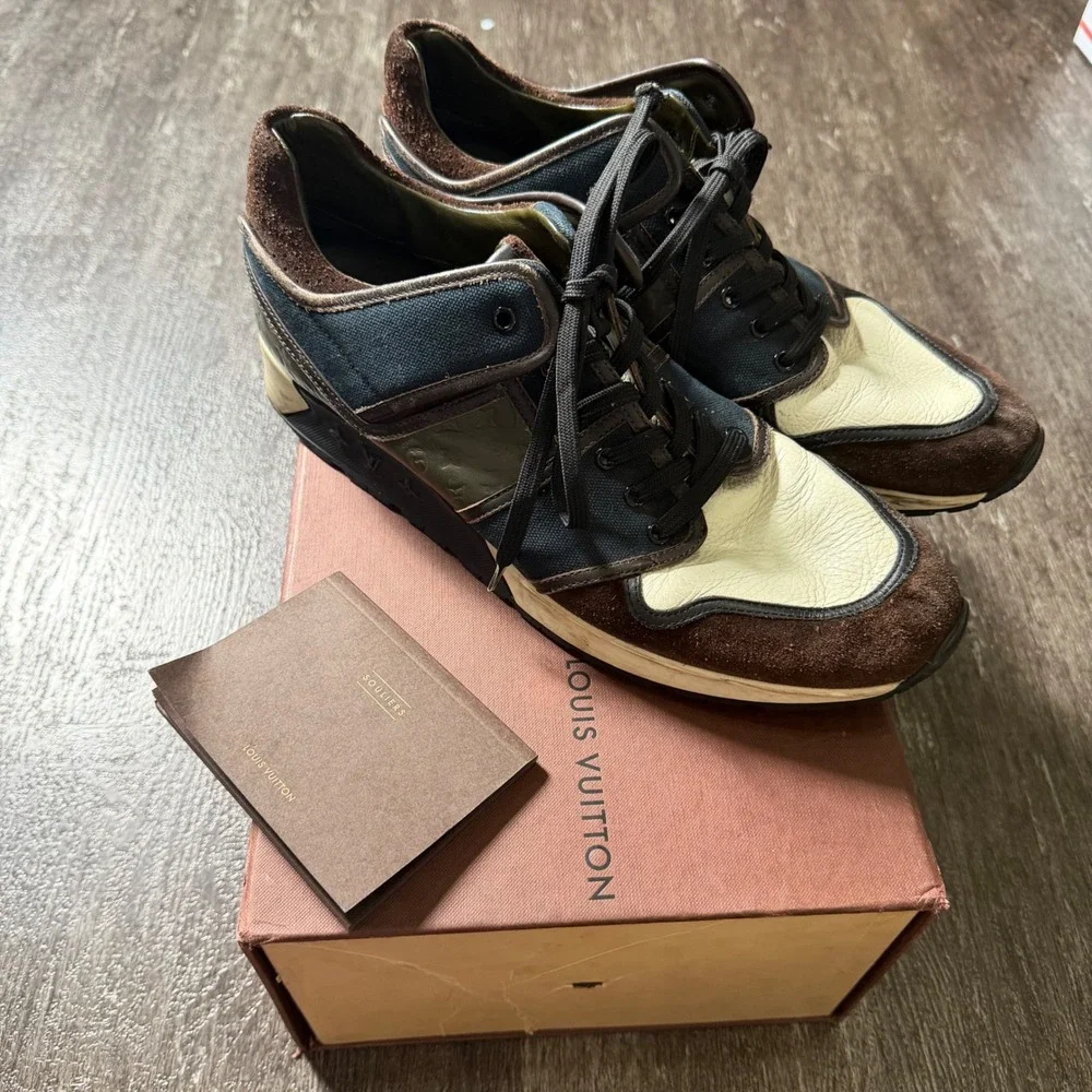 Louis Vuitton Run Away Sneakers Mens 9.5 Brown Navy Olive Leather Suede